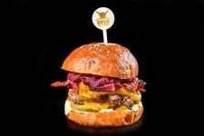 Burger Weeks at Monte Bú