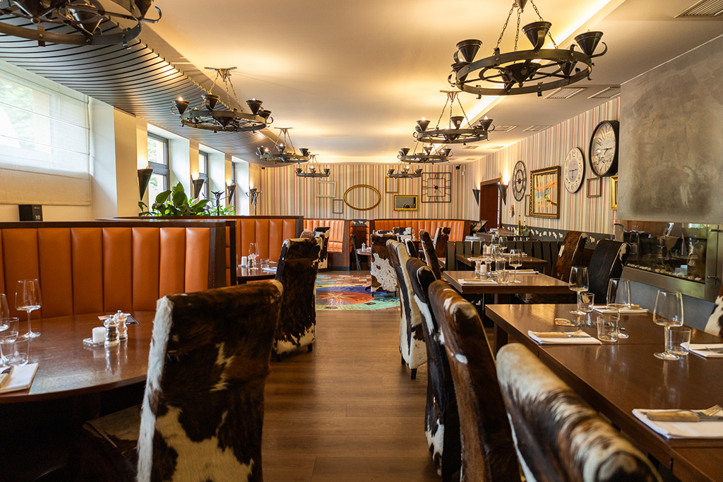 Interiér restaurace Monte Bú